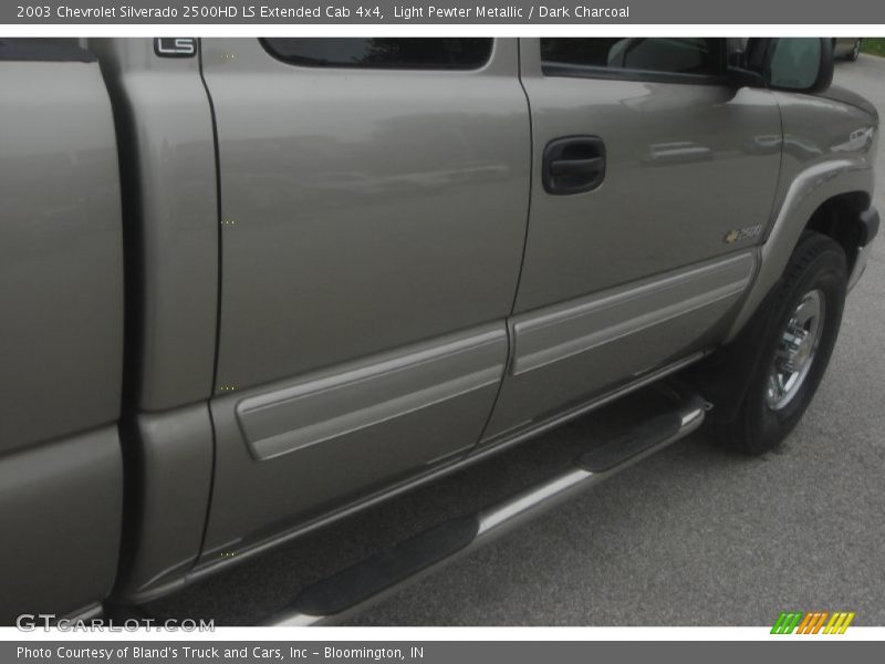 Light Pewter Metallic / Dark Charcoal 2003 Chevrolet Silverado 2500HD LS Extended Cab 4x4