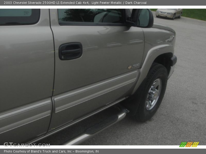 Light Pewter Metallic / Dark Charcoal 2003 Chevrolet Silverado 2500HD LS Extended Cab 4x4
