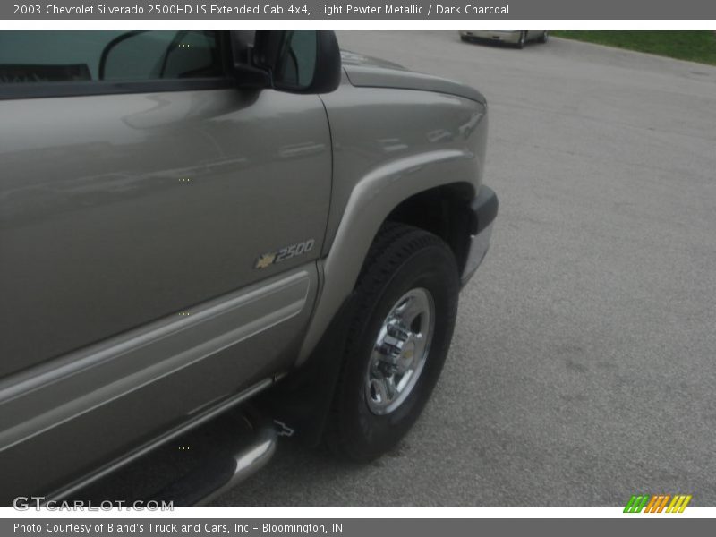 Light Pewter Metallic / Dark Charcoal 2003 Chevrolet Silverado 2500HD LS Extended Cab 4x4