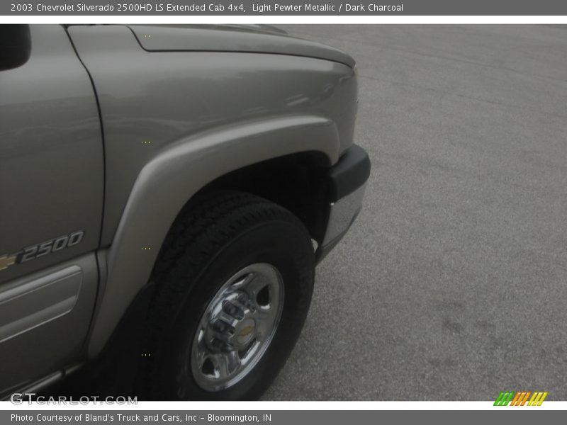 Light Pewter Metallic / Dark Charcoal 2003 Chevrolet Silverado 2500HD LS Extended Cab 4x4