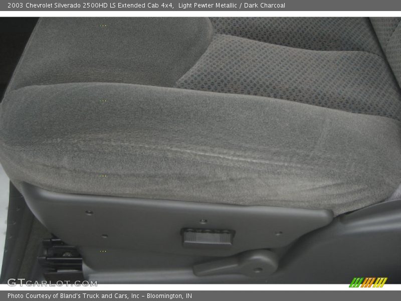 Light Pewter Metallic / Dark Charcoal 2003 Chevrolet Silverado 2500HD LS Extended Cab 4x4