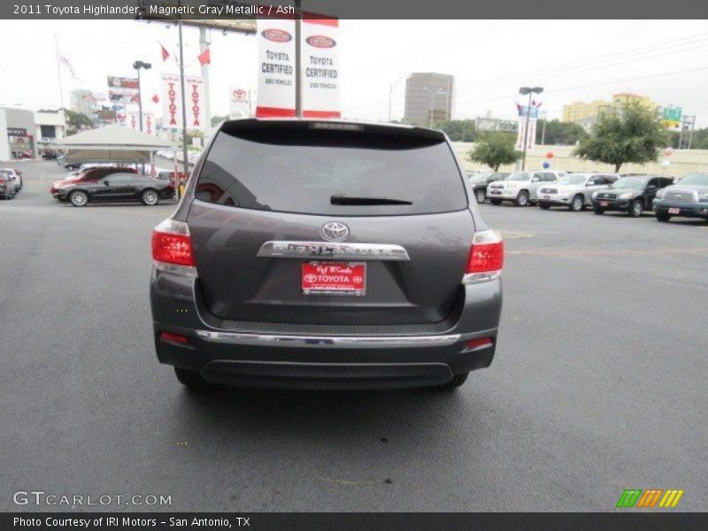 Magnetic Gray Metallic / Ash 2011 Toyota Highlander