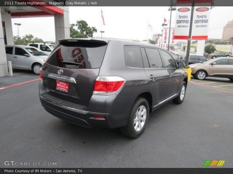 Magnetic Gray Metallic / Ash 2011 Toyota Highlander
