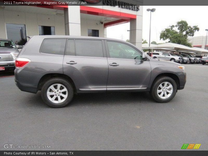 Magnetic Gray Metallic / Ash 2011 Toyota Highlander