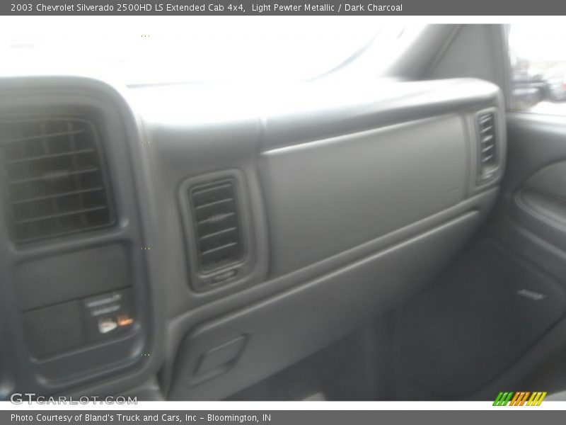 Light Pewter Metallic / Dark Charcoal 2003 Chevrolet Silverado 2500HD LS Extended Cab 4x4
