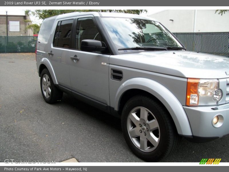 Zermatt Silver Metallic / Ebony 2009 Land Rover LR3 SE
