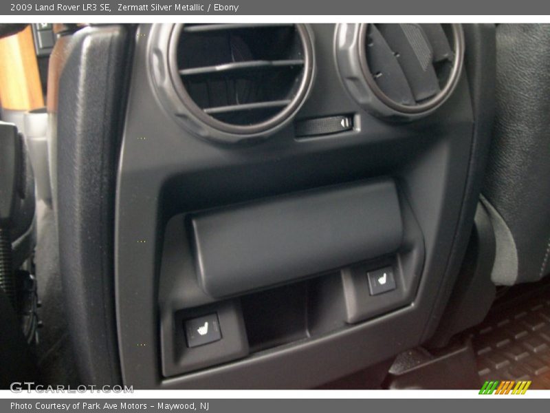 Zermatt Silver Metallic / Ebony 2009 Land Rover LR3 SE