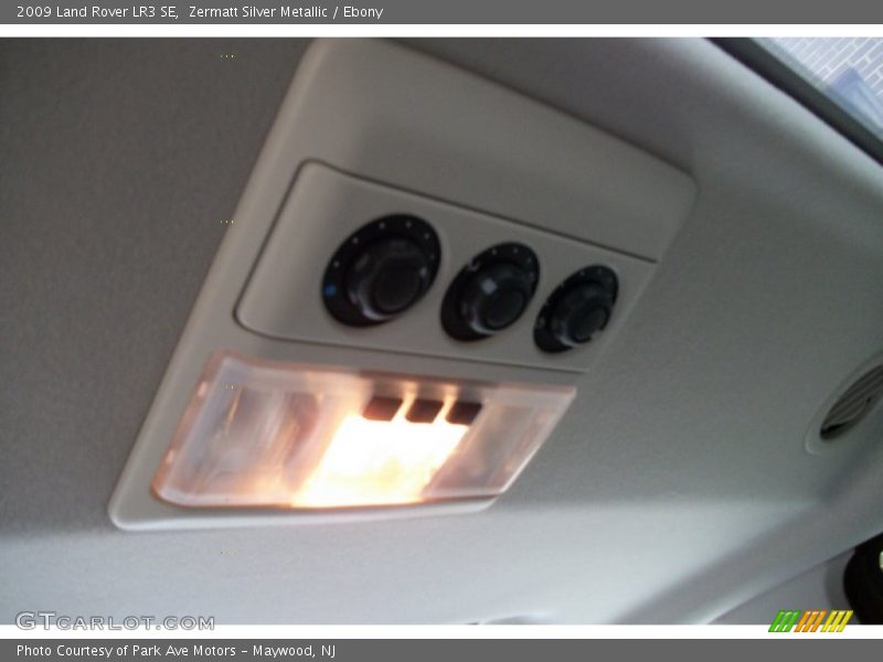 Zermatt Silver Metallic / Ebony 2009 Land Rover LR3 SE