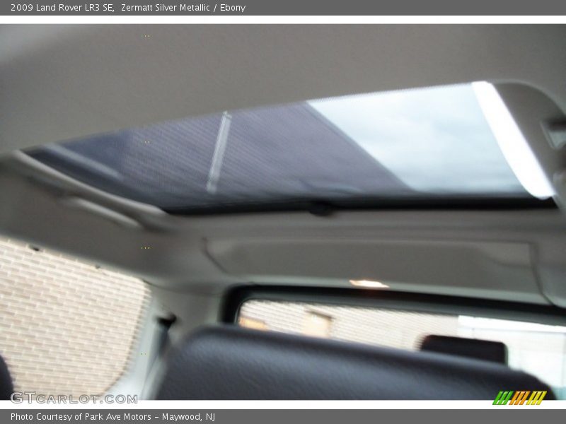 Zermatt Silver Metallic / Ebony 2009 Land Rover LR3 SE