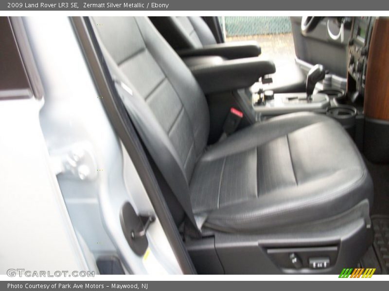 Zermatt Silver Metallic / Ebony 2009 Land Rover LR3 SE