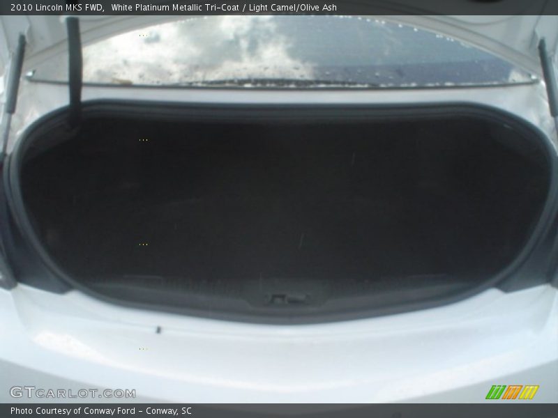 White Platinum Metallic Tri-Coat / Light Camel/Olive Ash 2010 Lincoln MKS FWD