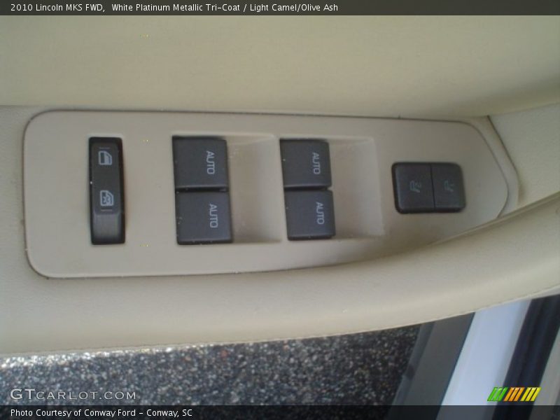 White Platinum Metallic Tri-Coat / Light Camel/Olive Ash 2010 Lincoln MKS FWD