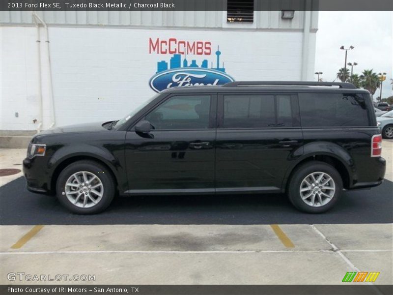Tuxedo Black Metallic / Charcoal Black 2013 Ford Flex SE