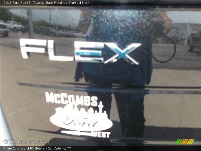 Tuxedo Black Metallic / Charcoal Black 2013 Ford Flex SE