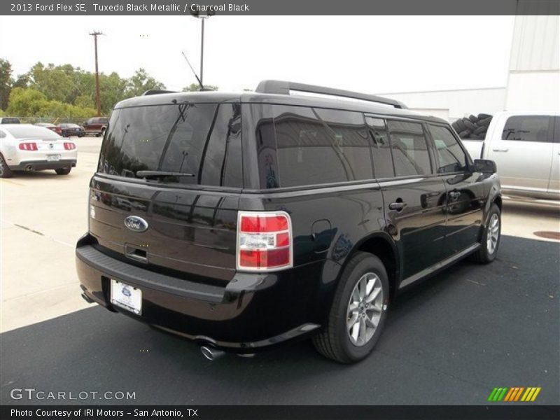 Tuxedo Black Metallic / Charcoal Black 2013 Ford Flex SE
