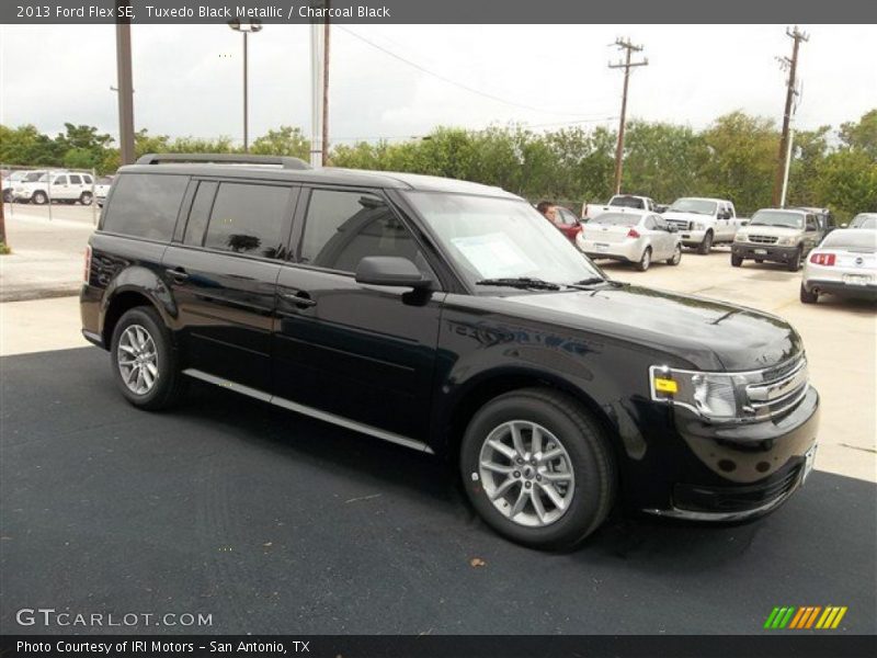 Tuxedo Black Metallic / Charcoal Black 2013 Ford Flex SE