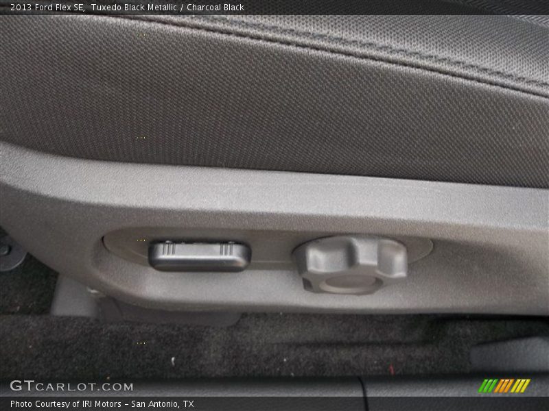 Tuxedo Black Metallic / Charcoal Black 2013 Ford Flex SE