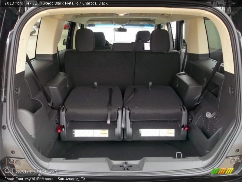 Tuxedo Black Metallic / Charcoal Black 2013 Ford Flex SE