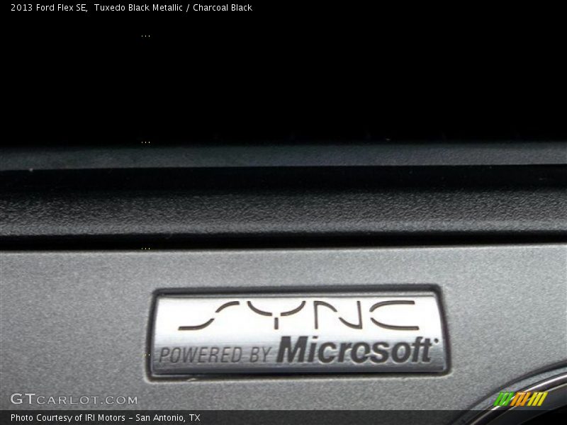 Tuxedo Black Metallic / Charcoal Black 2013 Ford Flex SE