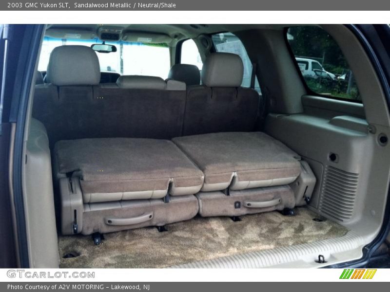 Sandalwood Metallic / Neutral/Shale 2003 GMC Yukon SLT