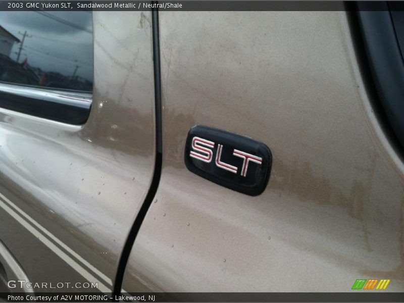 Sandalwood Metallic / Neutral/Shale 2003 GMC Yukon SLT