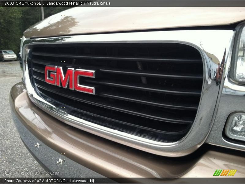 Sandalwood Metallic / Neutral/Shale 2003 GMC Yukon SLT