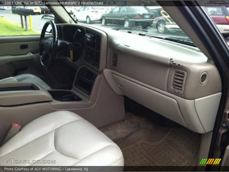 Sandalwood Metallic / Neutral/Shale 2003 GMC Yukon SLT