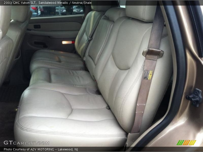 Sandalwood Metallic / Neutral/Shale 2003 GMC Yukon SLT