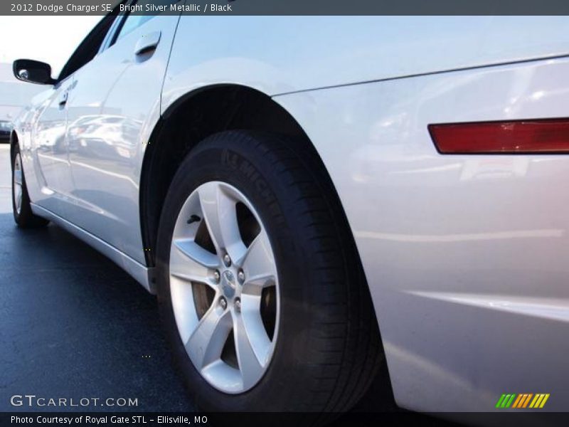 Bright Silver Metallic / Black 2012 Dodge Charger SE
