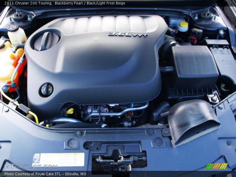 Blackberry Pearl / Black/Light Frost Beige 2011 Chrysler 200 Touring