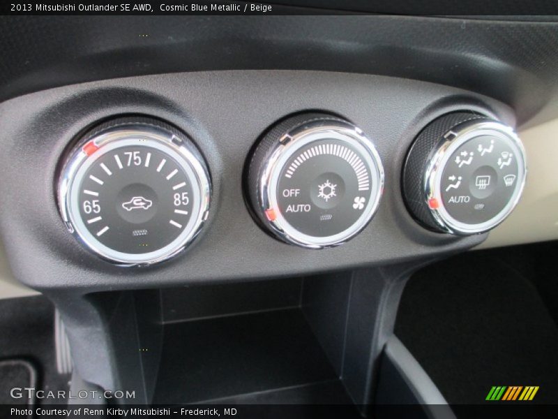 Controls of 2013 Outlander SE AWD