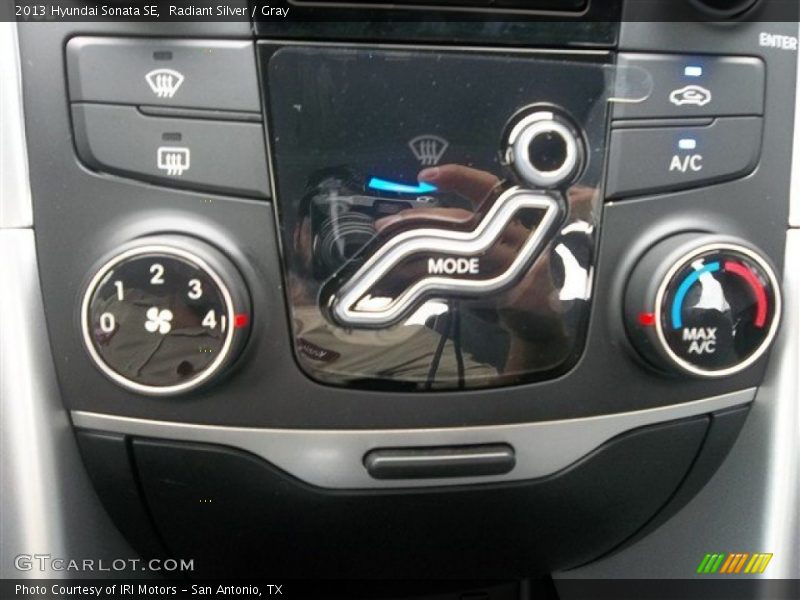 Radiant Silver / Gray 2013 Hyundai Sonata SE