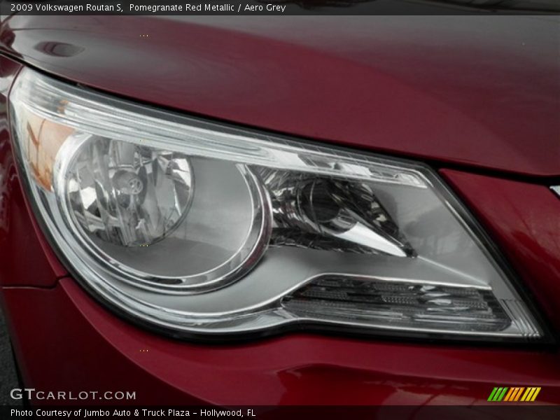 Pomegranate Red Metallic / Aero Grey 2009 Volkswagen Routan S