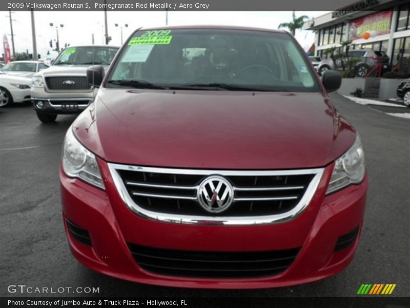 Pomegranate Red Metallic / Aero Grey 2009 Volkswagen Routan S