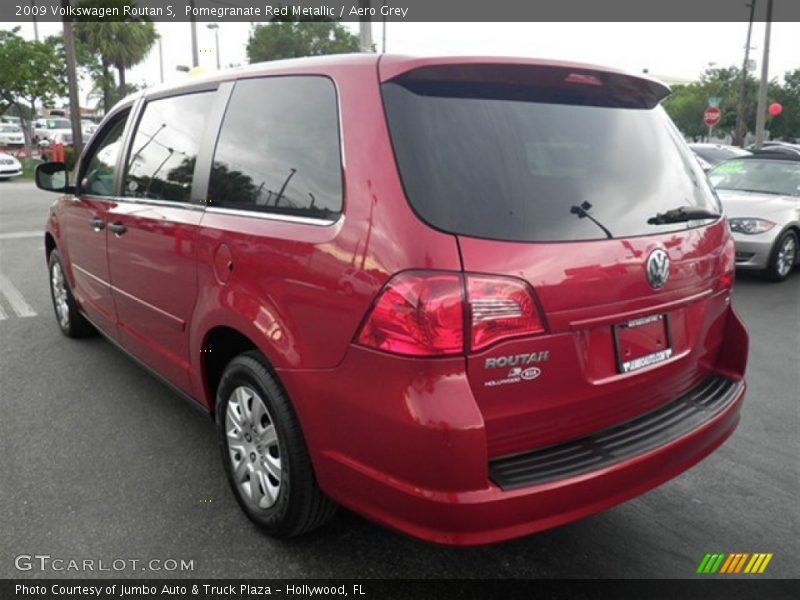 Pomegranate Red Metallic / Aero Grey 2009 Volkswagen Routan S