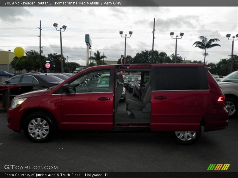 Pomegranate Red Metallic / Aero Grey 2009 Volkswagen Routan S