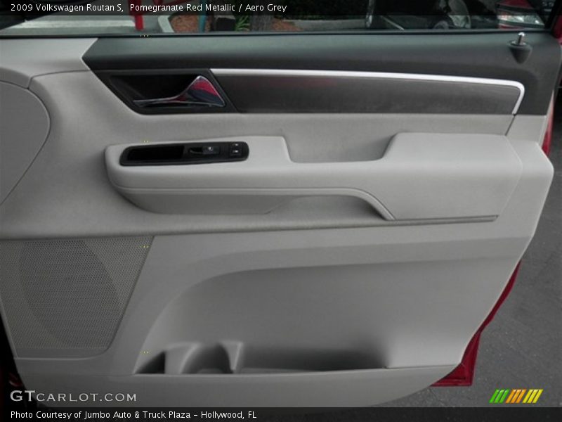 Pomegranate Red Metallic / Aero Grey 2009 Volkswagen Routan S