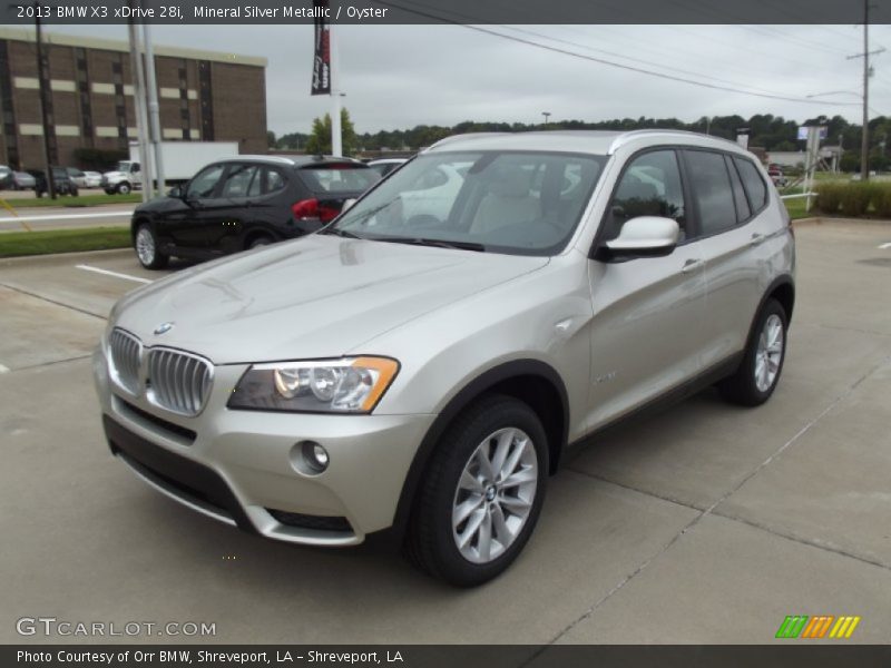 Front 3/4 View of 2013 X3 xDrive 28i