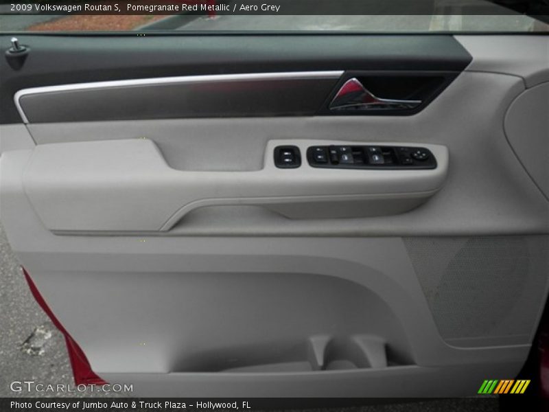Pomegranate Red Metallic / Aero Grey 2009 Volkswagen Routan S