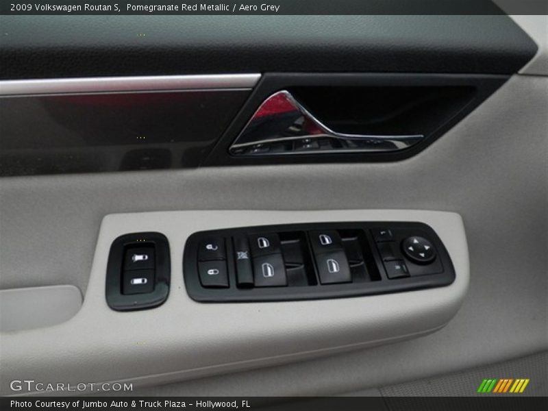 Pomegranate Red Metallic / Aero Grey 2009 Volkswagen Routan S