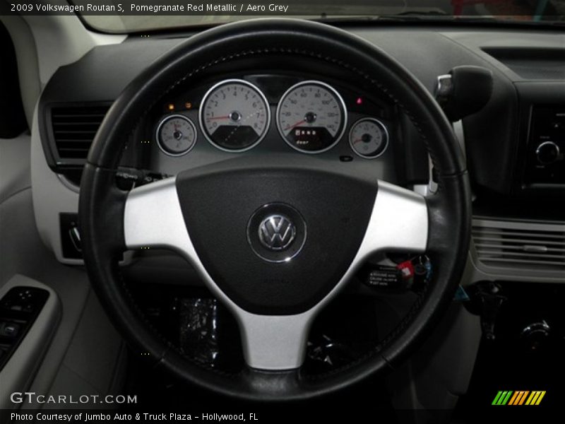 Pomegranate Red Metallic / Aero Grey 2009 Volkswagen Routan S