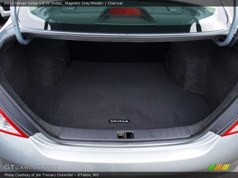  2012 Versa 1.6 SV Sedan Trunk