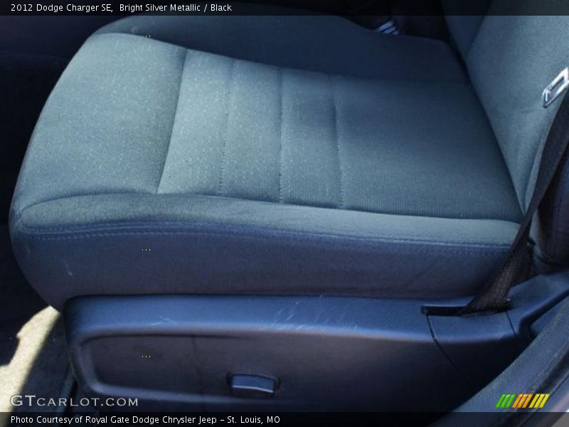 Bright Silver Metallic / Black 2012 Dodge Charger SE