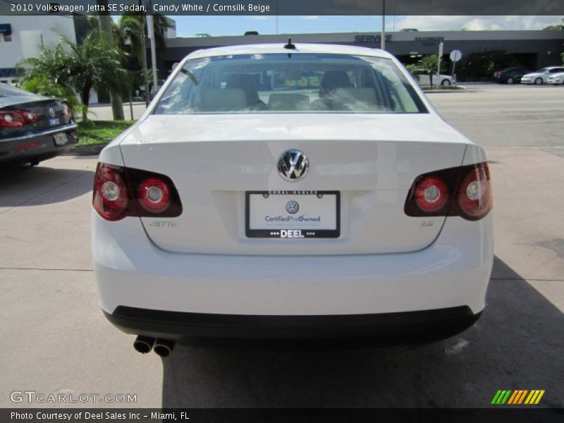 Candy White / Cornsilk Beige 2010 Volkswagen Jetta SE Sedan