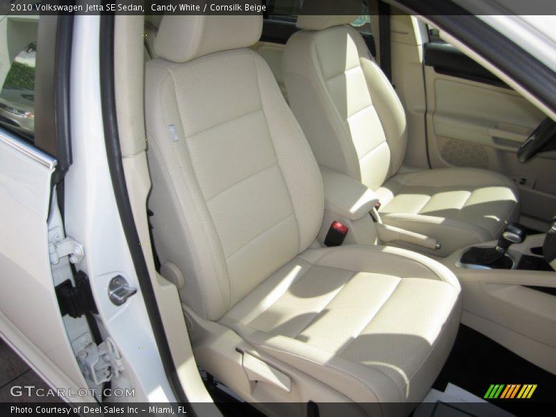 Candy White / Cornsilk Beige 2010 Volkswagen Jetta SE Sedan