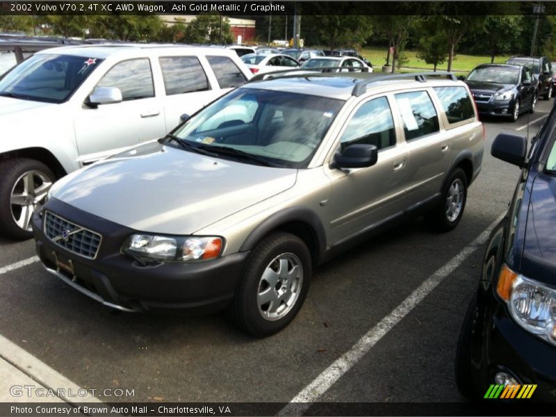 Ash Gold Metallic / Graphite 2002 Volvo V70 2.4T XC AWD Wagon