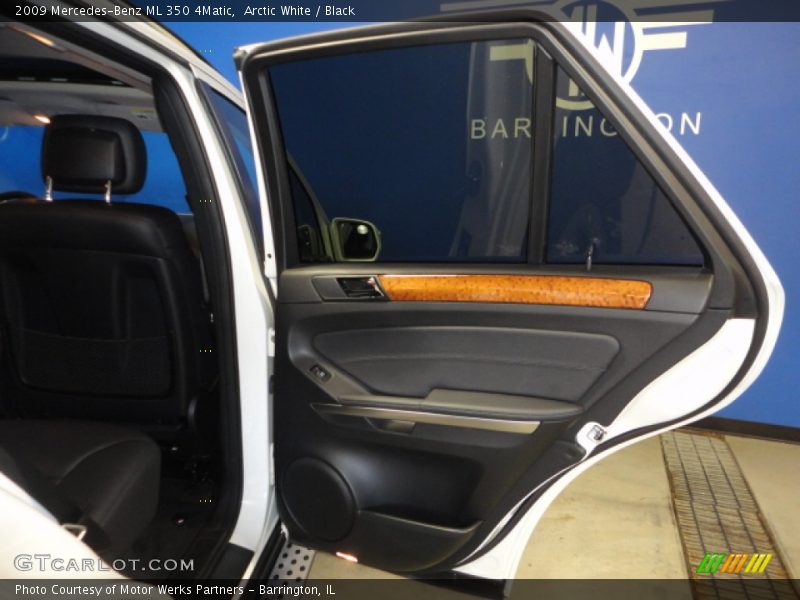 Arctic White / Black 2009 Mercedes-Benz ML 350 4Matic
