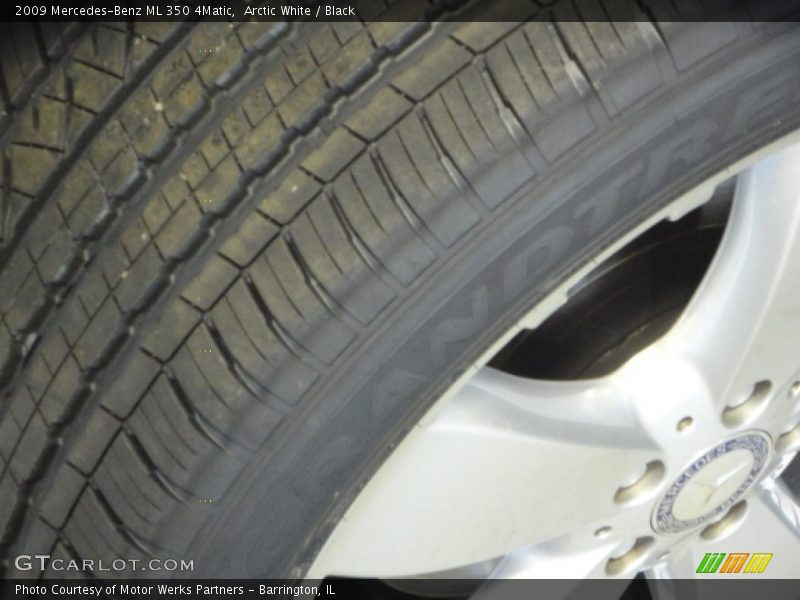 Arctic White / Black 2009 Mercedes-Benz ML 350 4Matic