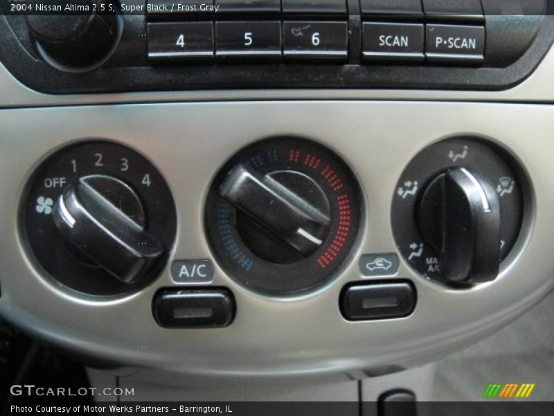 Super Black / Frost Gray 2004 Nissan Altima 2.5 S