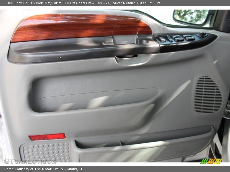 Silver Metallic / Medium Flint 2006 Ford F250 Super Duty Lariat FX4 Off Road Crew Cab 4x4